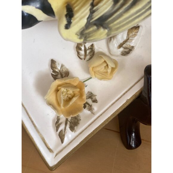 Lefton Japan Bird Wall Plaque #2889 – Mid-Century 1950s Ceramic 3D Bird & Roses - Picture 3 of 10